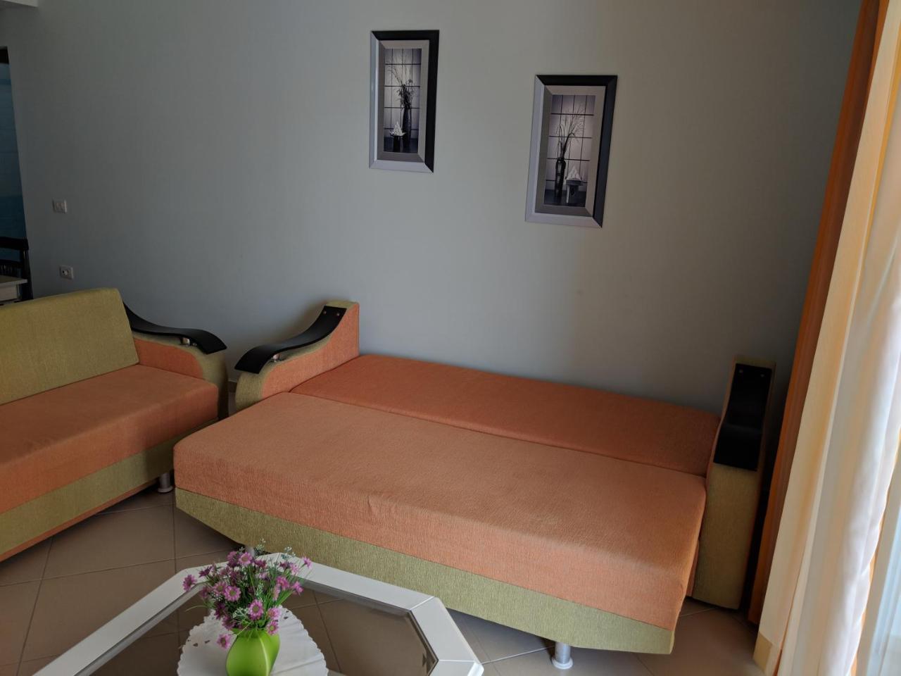 Seafront Apartment Sarandë Esterno foto