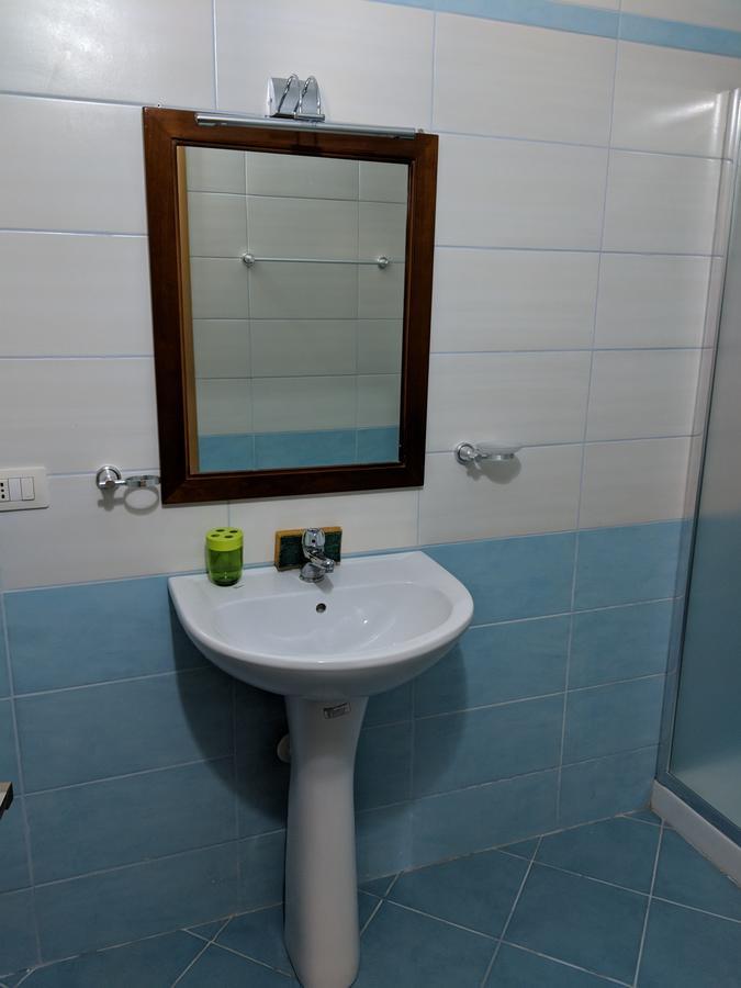 Seafront Apartment Sarandë Esterno foto